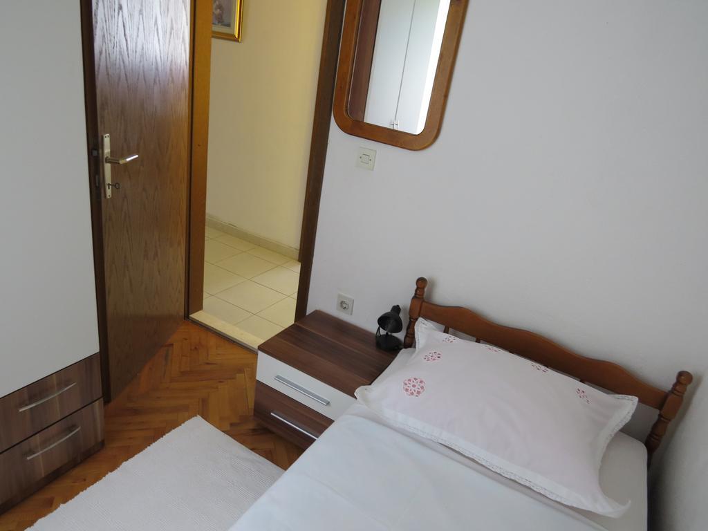 Apartments Lovric - 30 Meters To The Beach Trogir Exterior foto