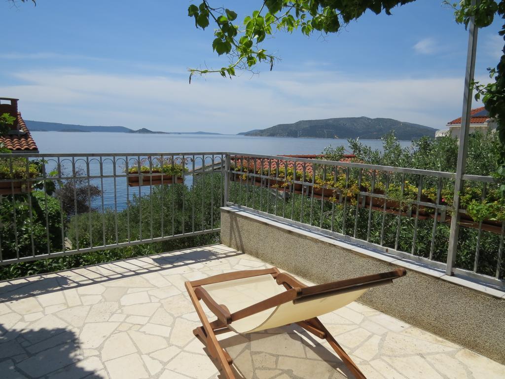 Apartments Lovric - 30 Meters To The Beach Trogir Exterior foto