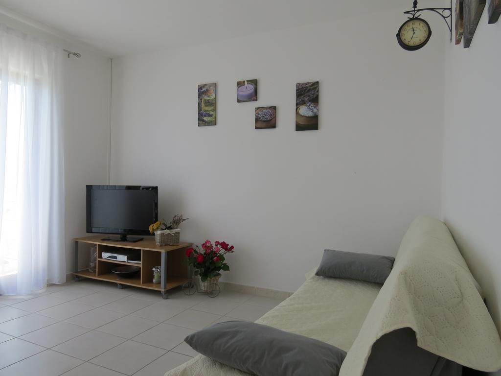 Apartments Lovric - 30 Meters To The Beach Trogir Exterior foto