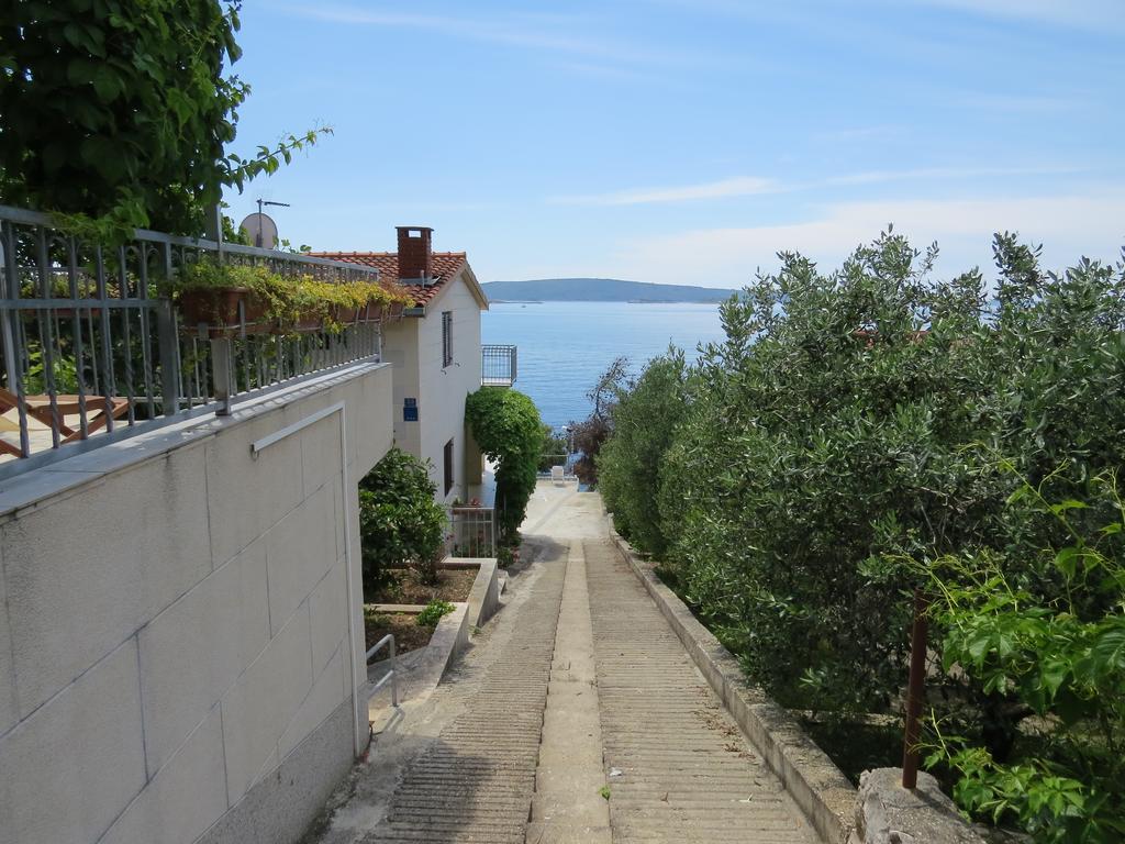Apartments Lovric - 30 Meters To The Beach Trogir Exterior foto