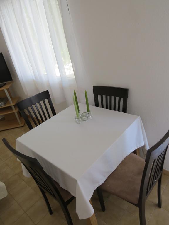 Apartments Lovric - 30 Meters To The Beach Trogir Exterior foto