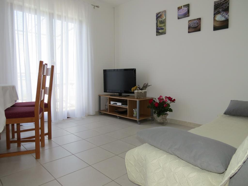 Apartments Lovric - 30 Meters To The Beach Trogir Exterior foto