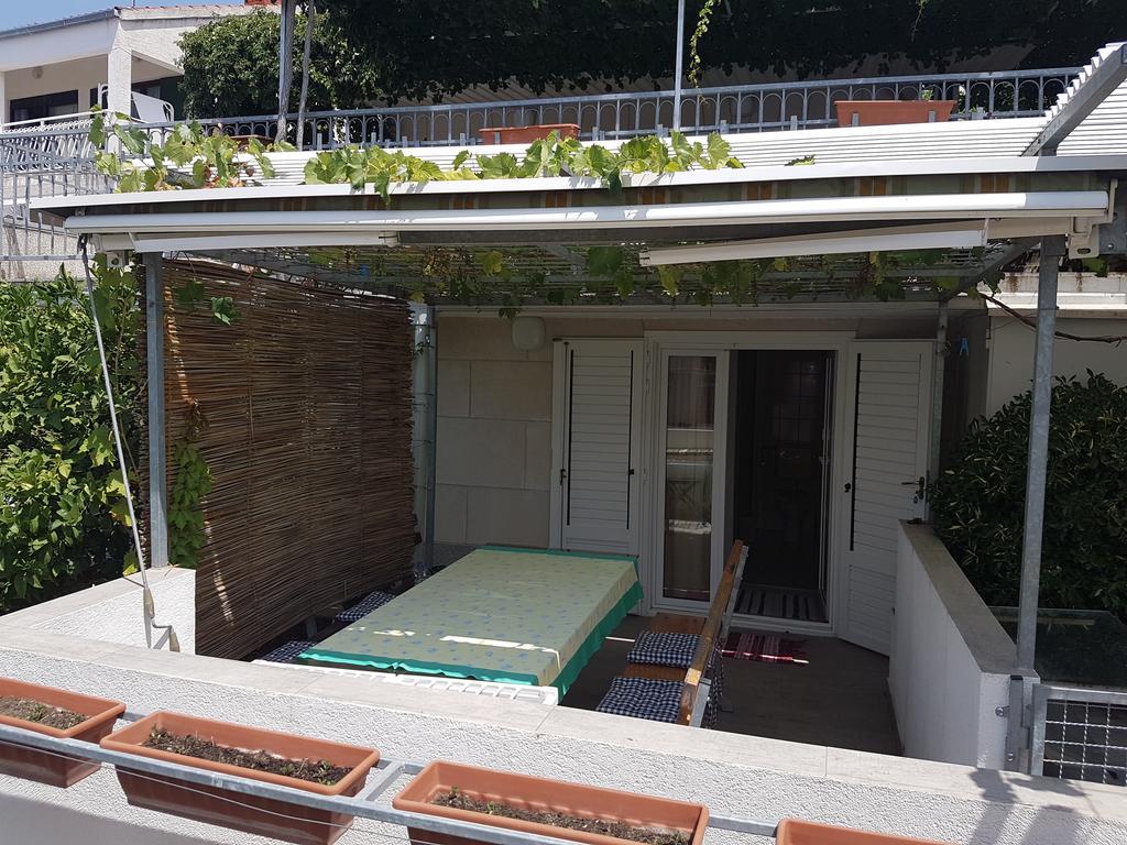 Apartments Lovric - 30 Meters To The Beach Trogir Exterior foto