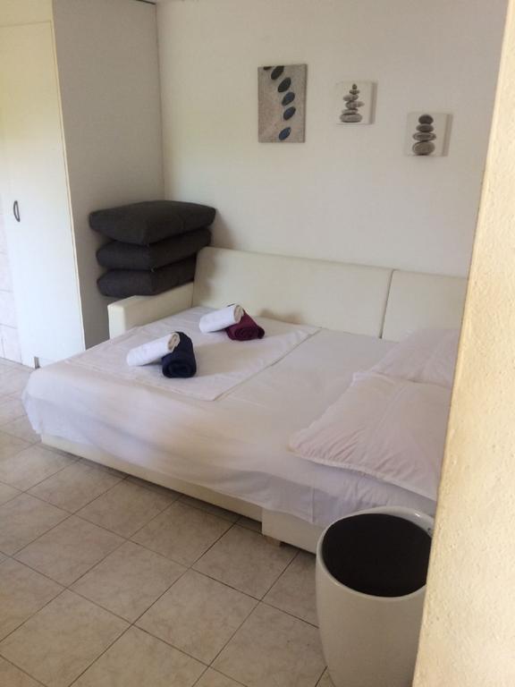 Apartments Lovric - 30 Meters To The Beach Trogir Exterior foto