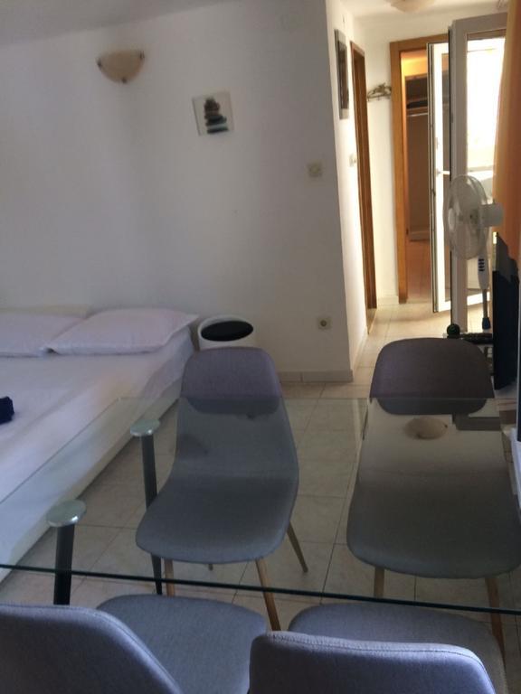 Apartments Lovric - 30 Meters To The Beach Trogir Exterior foto