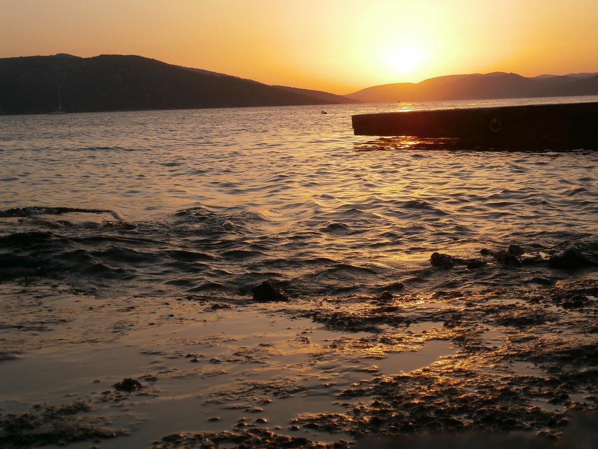 Apartments Lovric - 30 Meters To The Beach Trogir Cameră foto