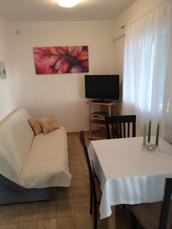 Apartments Lovric - 30 Meters To The Beach Trogir Exterior foto